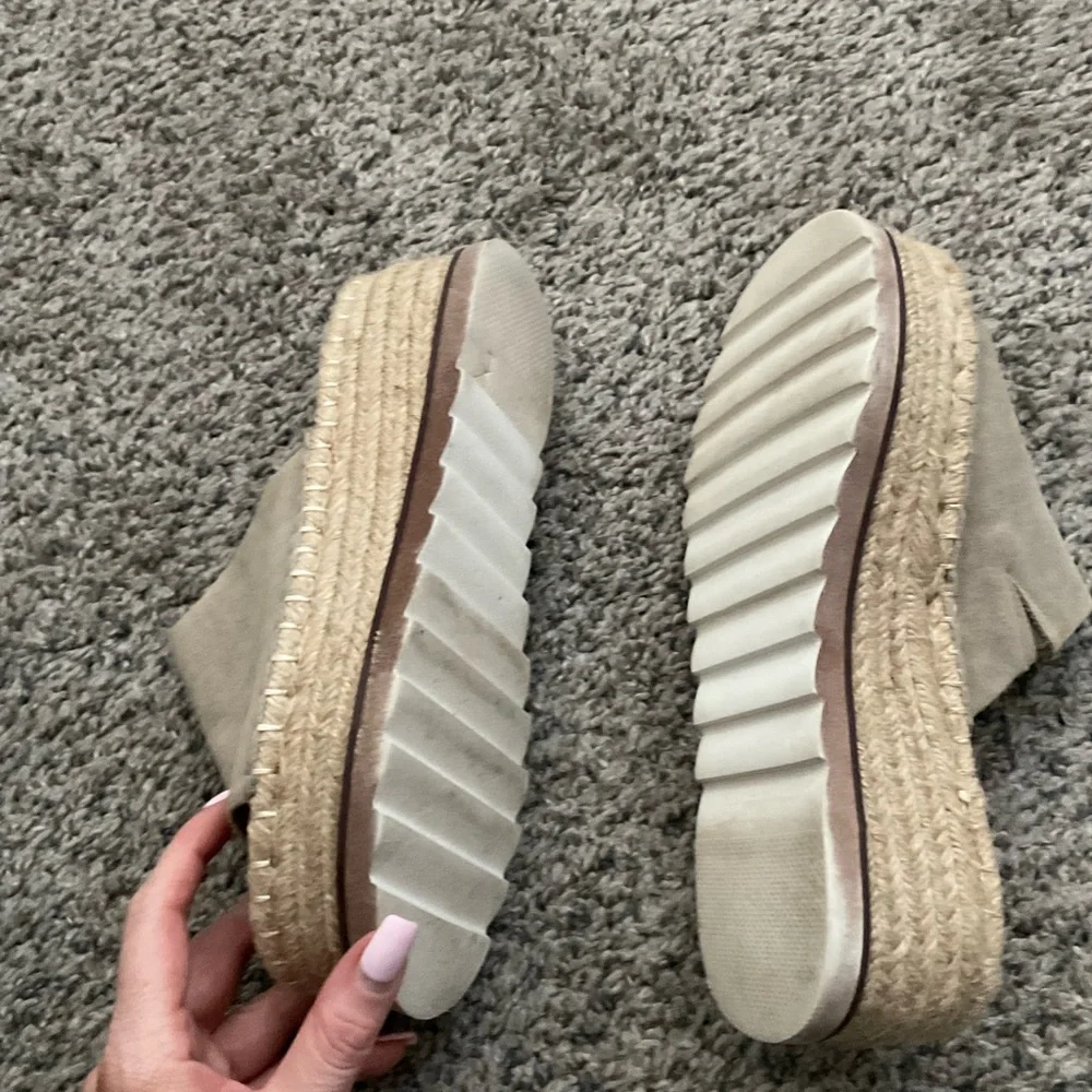 Oasis Society Tan Espadrille Slide Sandals - Size 9